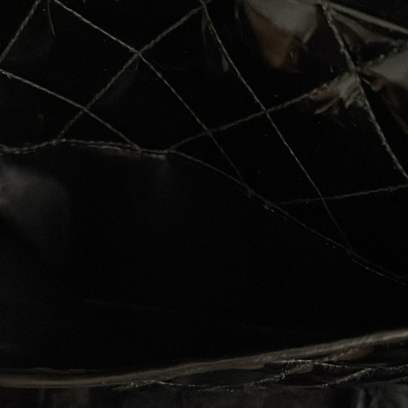 Vintage Chanel camera bag in patent leather - Picture 9 of 14